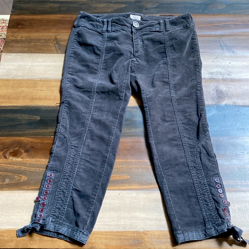 Free People Pant Women Size 4 Tie Button Structured Capri Corduroy Swiss Style